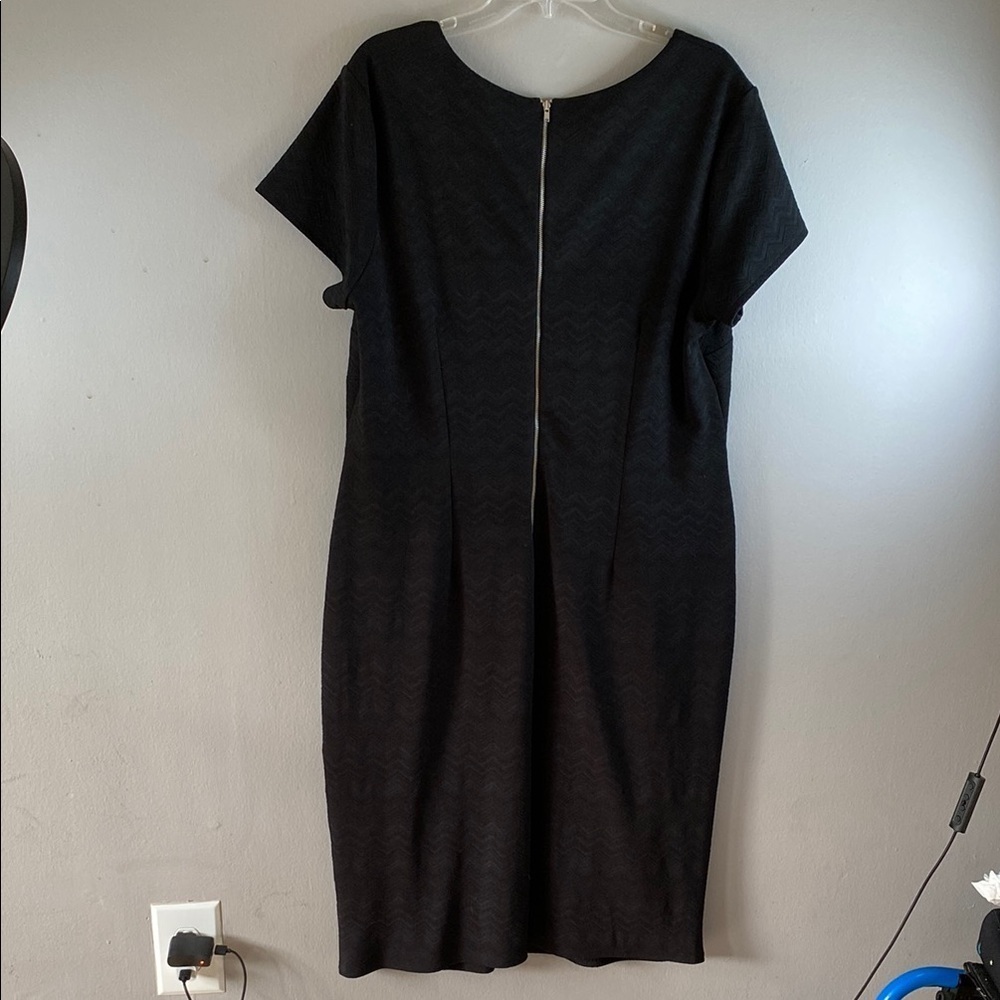 Elegant Black Women's Dress - Picture 10 of 12